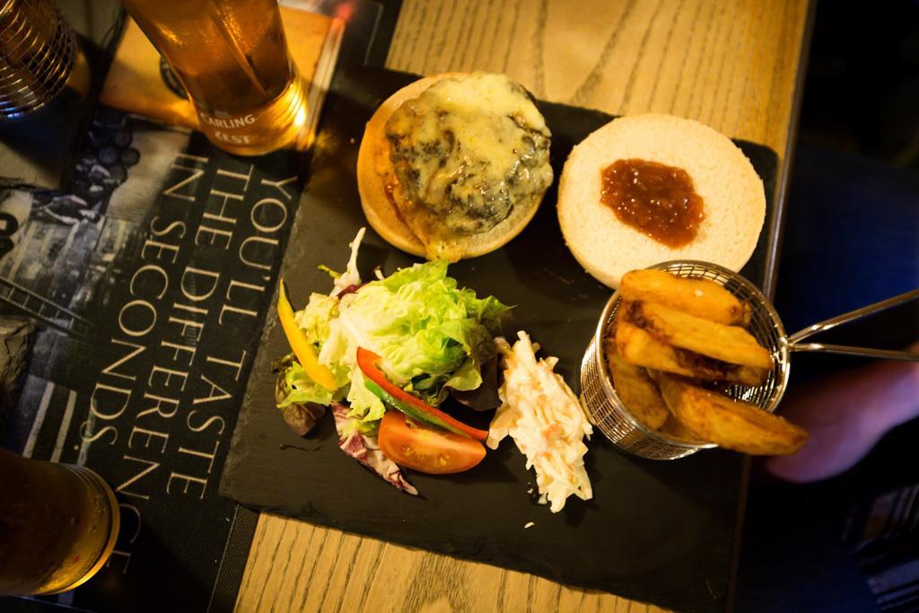 The Cheviot Hotel 벨링헴 외부 사진